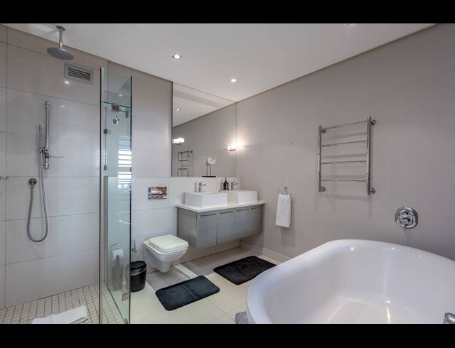 3 BEDROOM APARTMENT TO LET IN CAMPS BAY